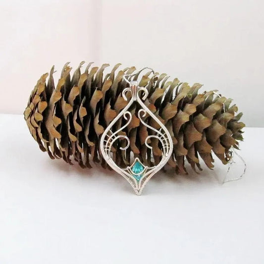 "Elven Dream" Fantasy Crystal Pendant - Elven Rose