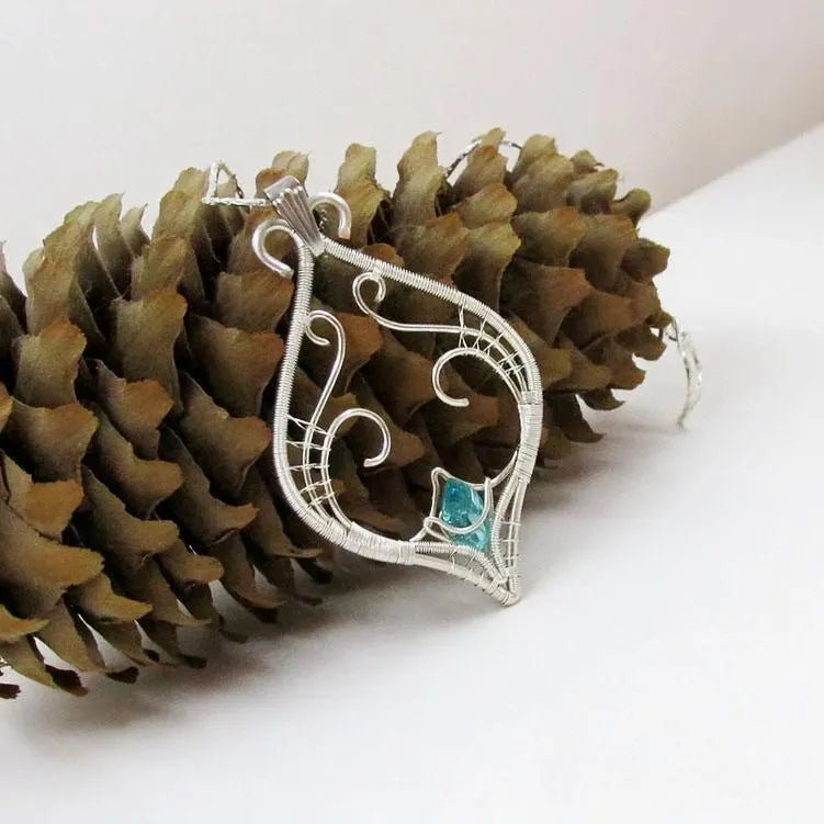 "Elven Dream" Fantasy Crystal Pendant - Elven Rose